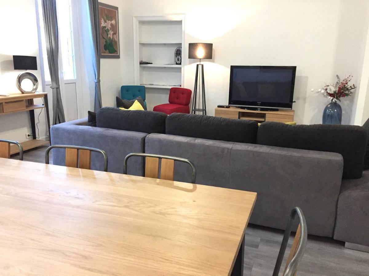 Port De Apartment Nizza